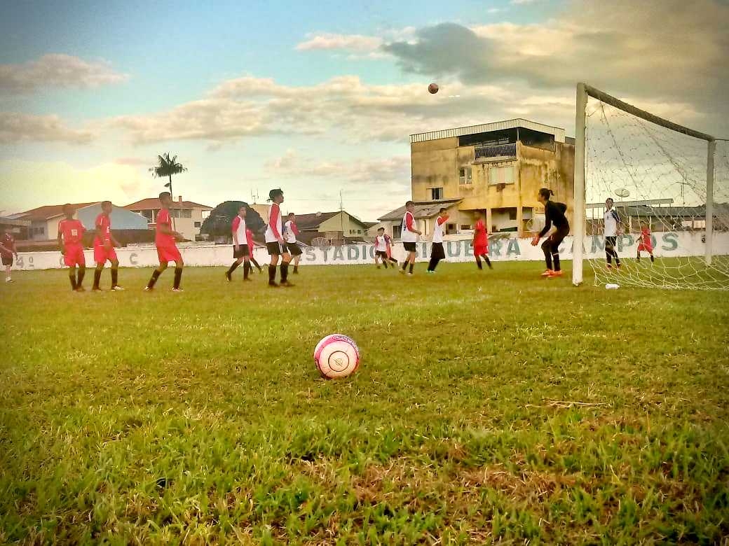 Escolinha municipal de futebol de campo de São José do Ouro faz jogo treino  – Rádio Poatã 106,5 MHz